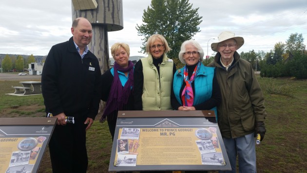 Jeff Elder, Terri McConnachie, Betty-June Gair, Shirley Gratton, Trelle Morrow - photo 250 News