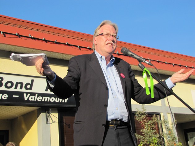 B.C. Fed. of Labour President Jim Sinclair at rally - photo 250News