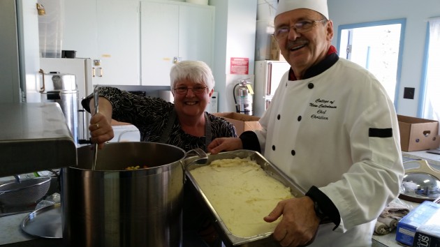 Bernie Goold and Chef Ron Christian prepare Thanksgiving dinner - photo 250 News