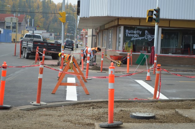 Brick work continued Sunday on 4th and Dominion curbs. Photos 250News