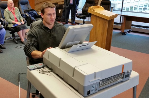 Bari Colebank tries out "AutoMARK" - photo 250 News