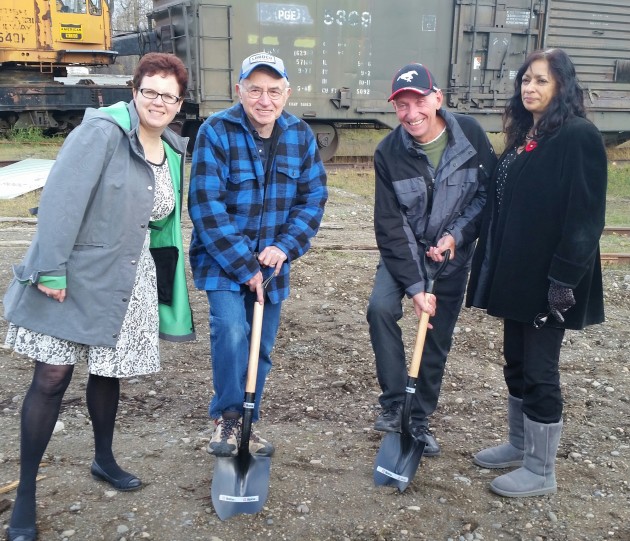 From left to right: Lorna Wendling, Lloyd Comish, Dean Mason, & Ranjit Gill break ground on state-of-the-art display pavilion - photo 250 News
