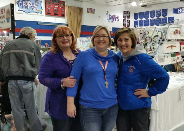 Vendor Heather Macintosh, volunteer Rebecca Greenberg & band teacher Susan Klein - photo 250 News