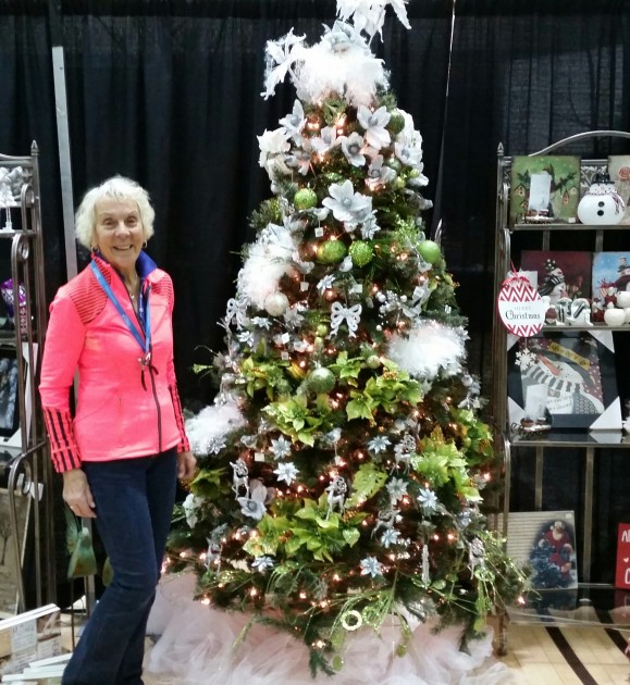 Christmas tree designer Bernice Rothwell - photo 250 News