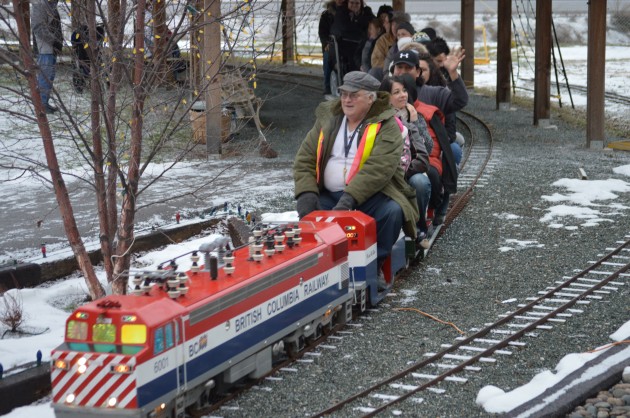 LIGHTS AT RAILWAY 020