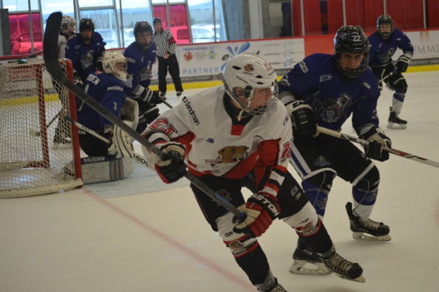 First period action at Kin 1 Friday evening. Photo 250 News