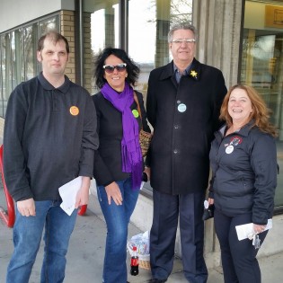 From left, Diversity Week organizer Shawn Peters, Trustee Trish Bella, Mayor Lyn Hall, and Sandra Sasaki of Positive Living North - photo 250 News