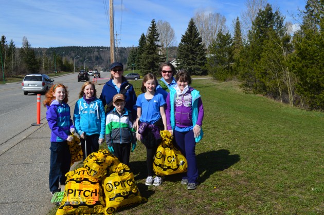 Groups of Girl Guides picked up several bags of litter on 5th Avenue Sunday. Photos 250News