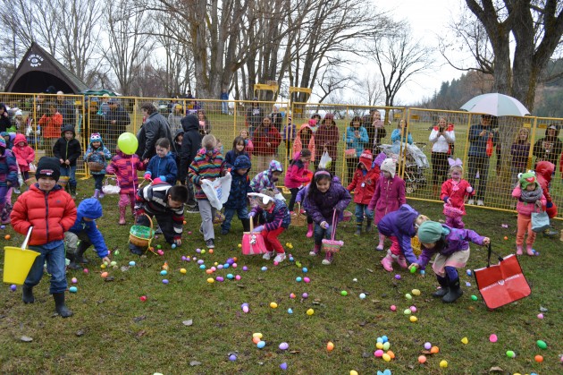 Youngsters enjoy Saturday afternoon Easter egg hunt at Fort George Park. 250News photo