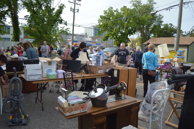 There was a steady flow of interested folks at the women's shelter fundraiser Saturday. Photo 250News
