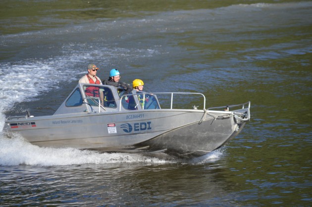 Prince George Search and Rescue crews at work on Fraser River. Photo 250News