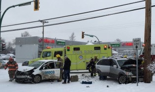 Accident_Queensway&20th-2