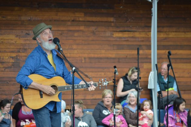 Family entertainer Fred Penner sings a familiar tune at Canada Games Plaza Saturday afternoon. Photos 250News