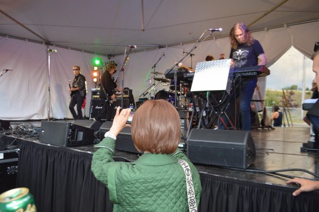 PWB owner Kazuko Komatsu was on hand to get her own video of Honeymoon Suite