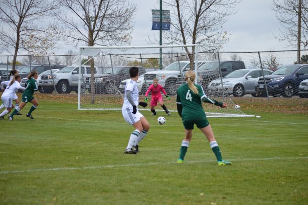 UNBC keeper Lianna Toopitsin prepares to make a save against the Alberta Pandas Saturday afternoon. Photo 250News